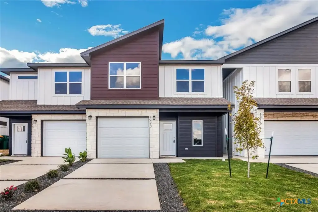 1920 Royal Loop, Belton