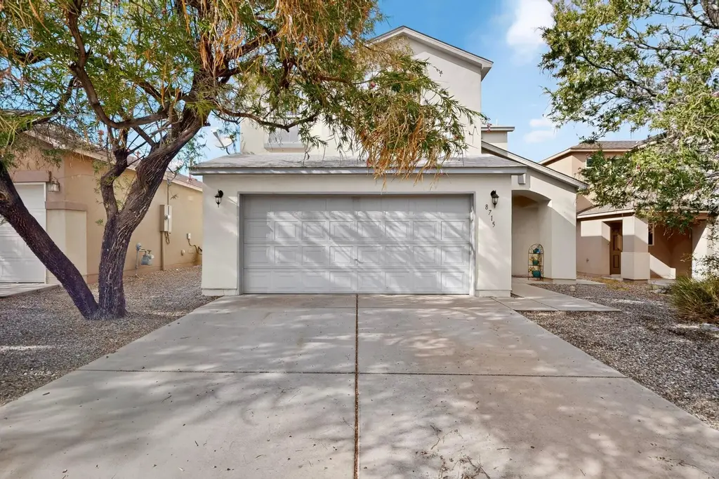 8715 Sawgrass Place Nw, Albuquerque