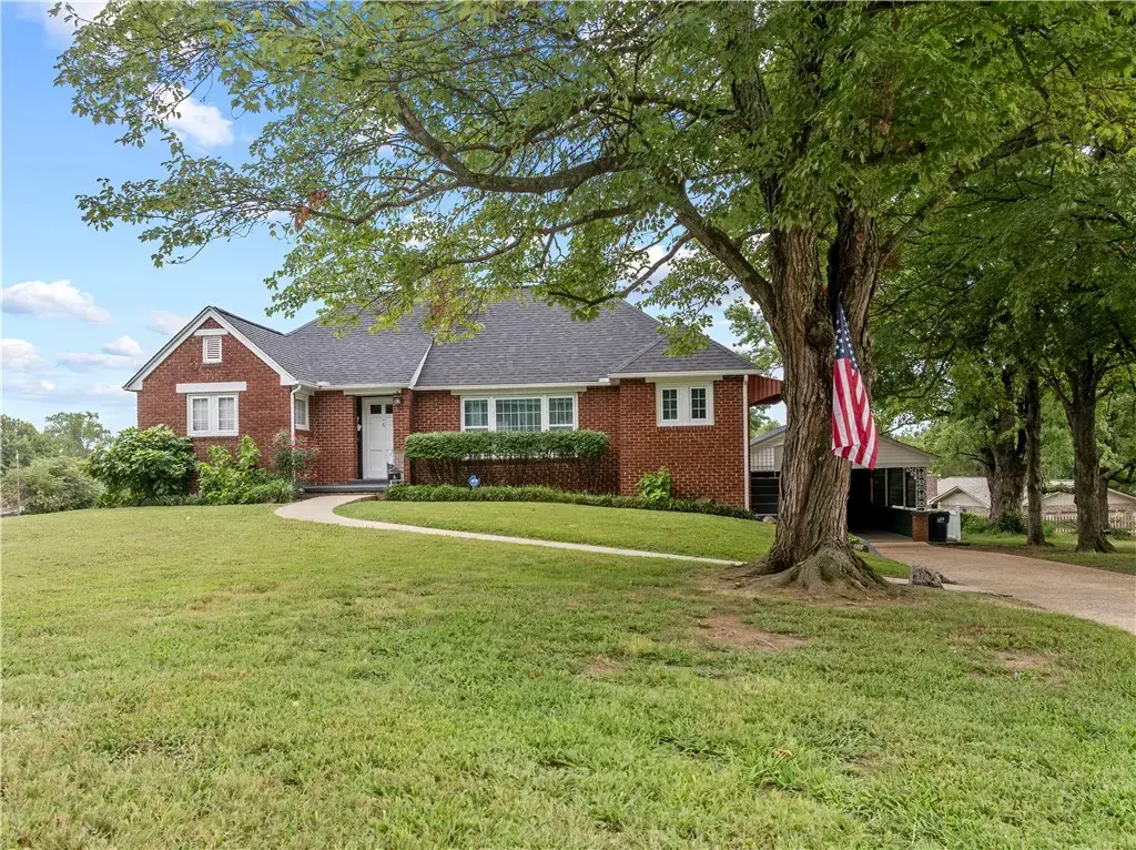 6 Westwood Drive, Harrison