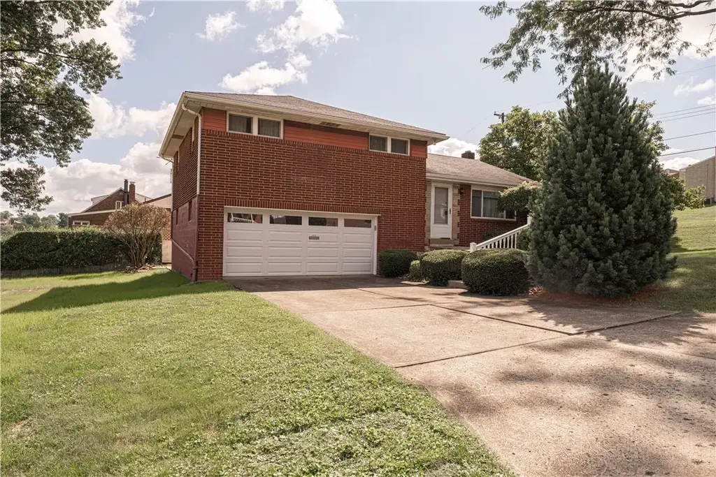 4913 Aspen Street, West Mifflin