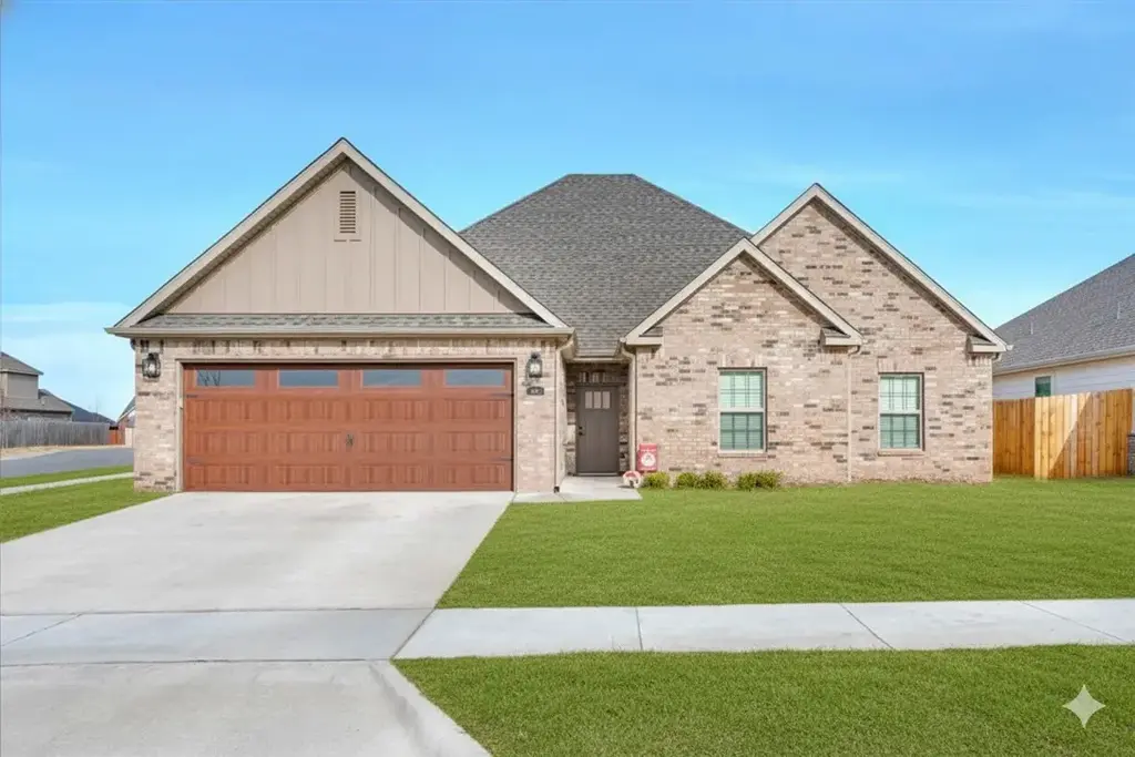 4270 W Buckaroo Street, Fayetteville