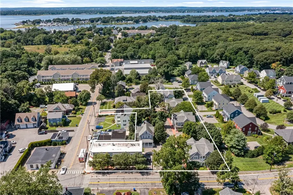 185 Washington Rd, Barrington