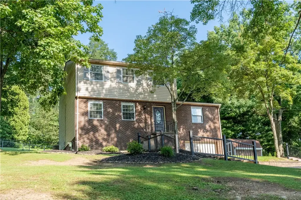 155 Thorndale Drive , Chippewa
