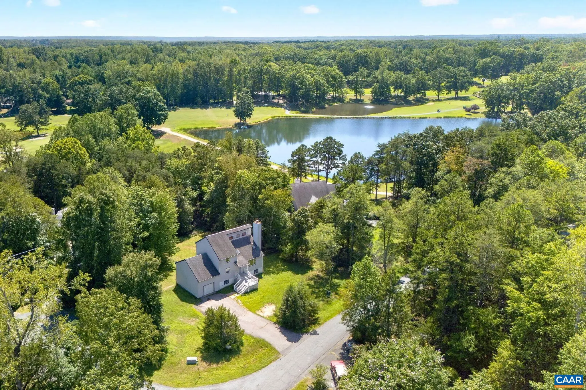 6 Oak Grove Rd, Palmyra