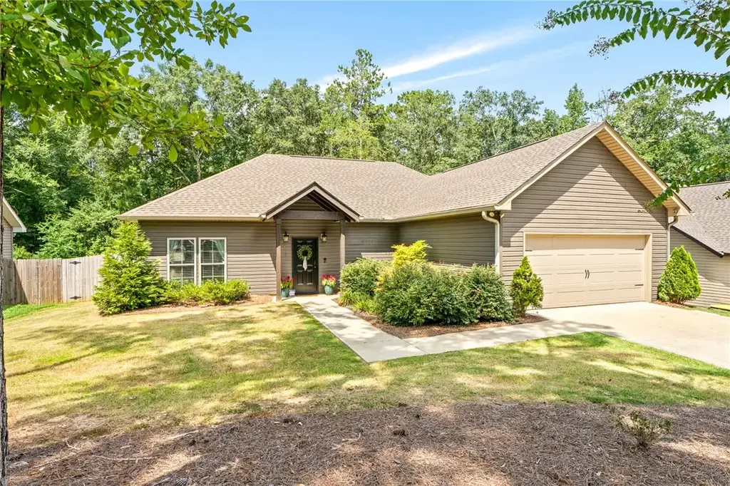 517 Rustic St, Opelika