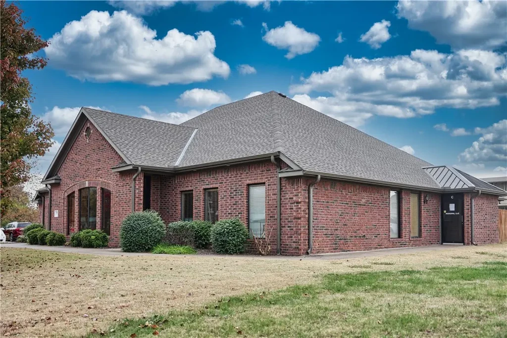 1391 Plaza Place A, Springdale