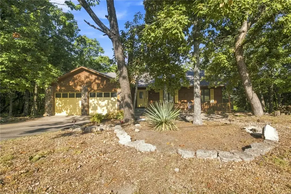 57 Twin Peak Drive, Holiday Island