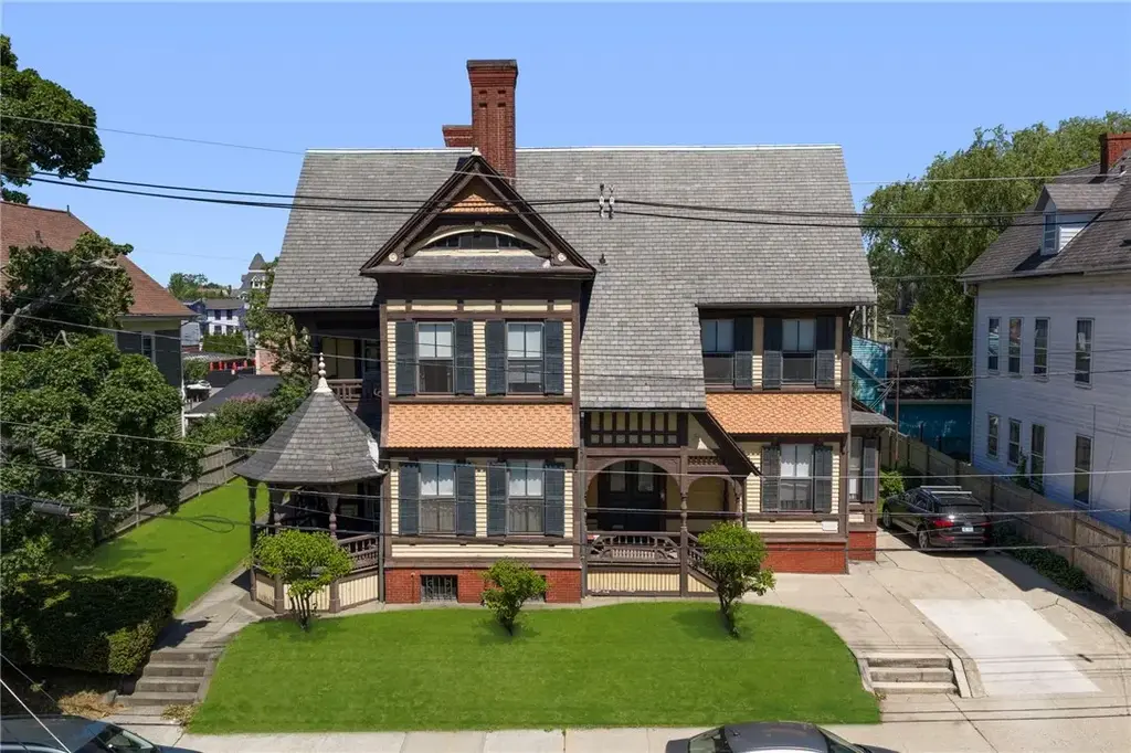 20 Bainbridge Ave, Providence