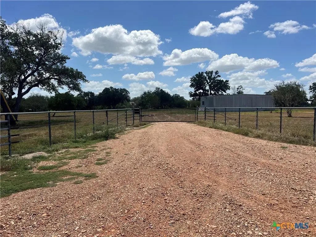 527 Moritz Road, Meyersville