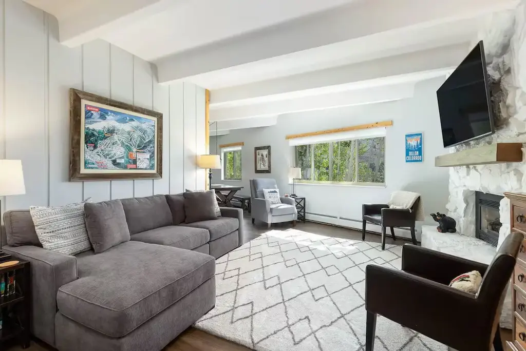 370 E La Bonte Street 101, Dillon
