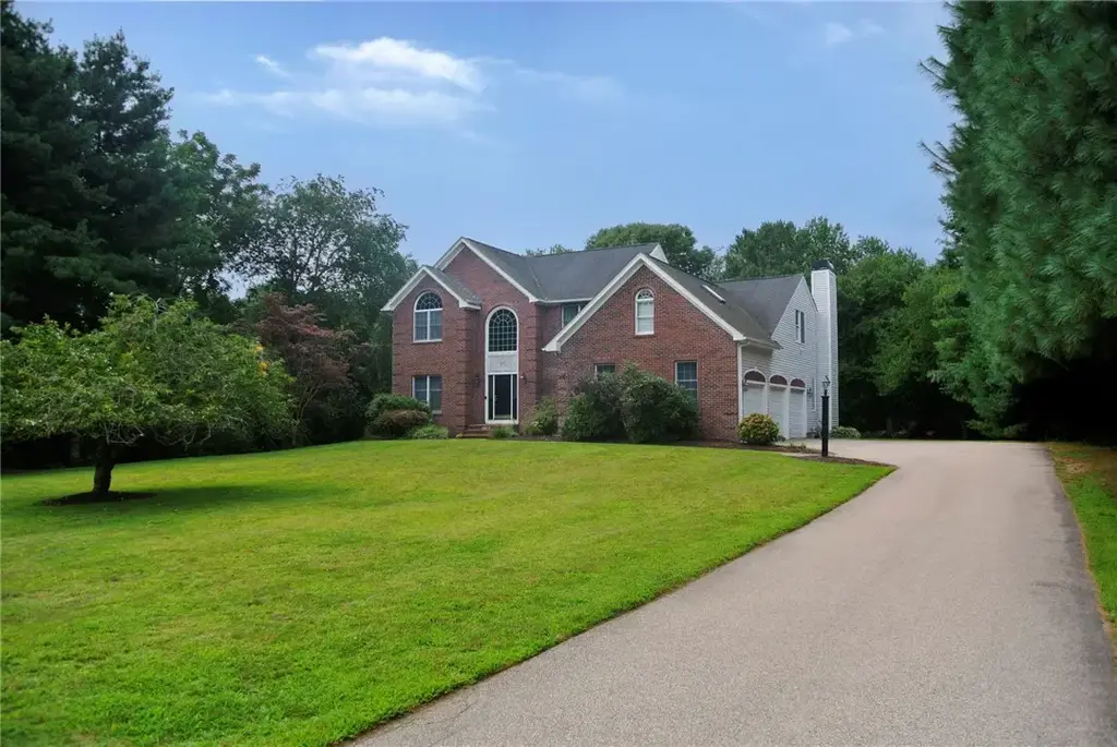31 Rolling Meadow Way, North Kingstown