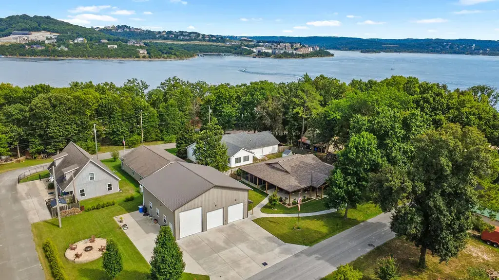 325 Lakeland Avenue, Hollister