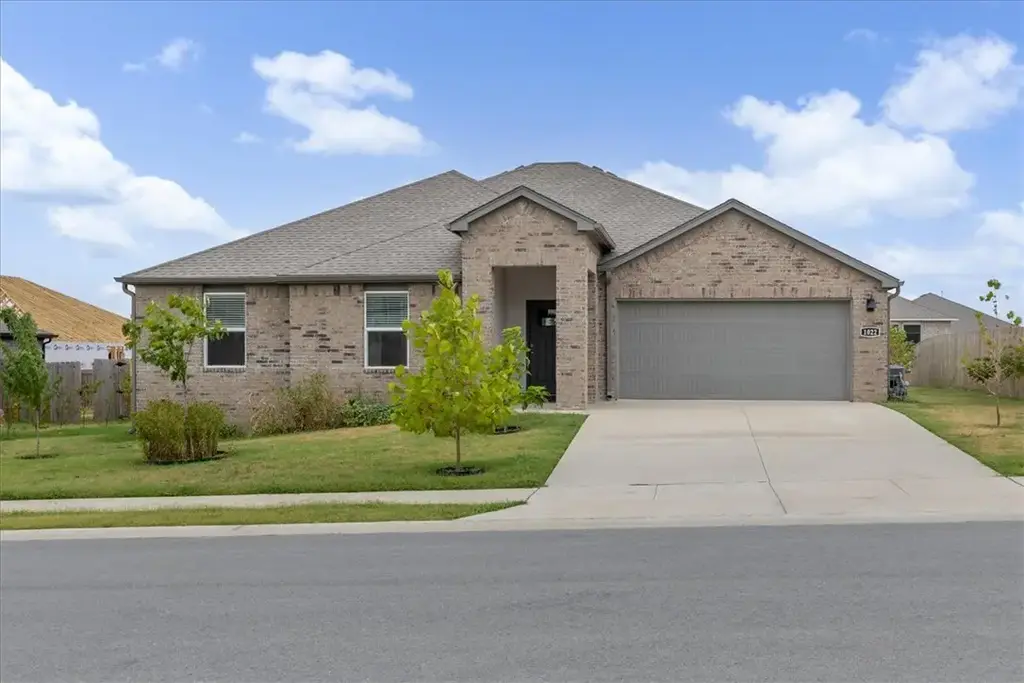 1022 Emerald Street, Prairie Grove