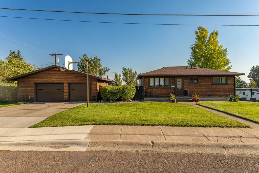 156 Riverview Drive E, Great Falls