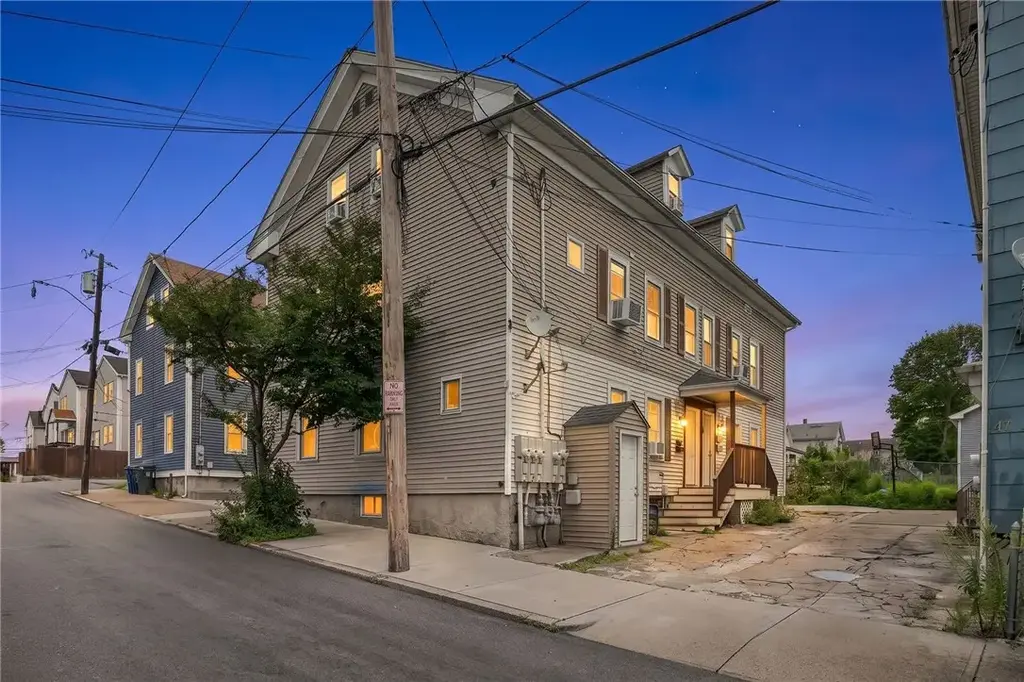 49 Steuben St, Providence