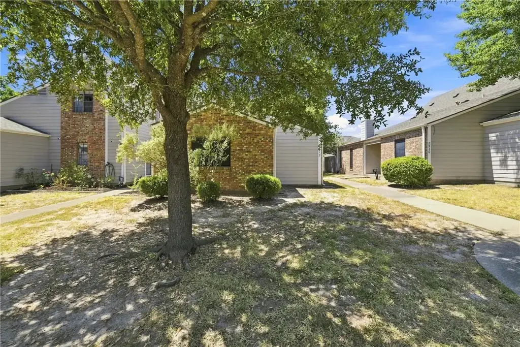 2512 Cross Timbers Drive, College Station