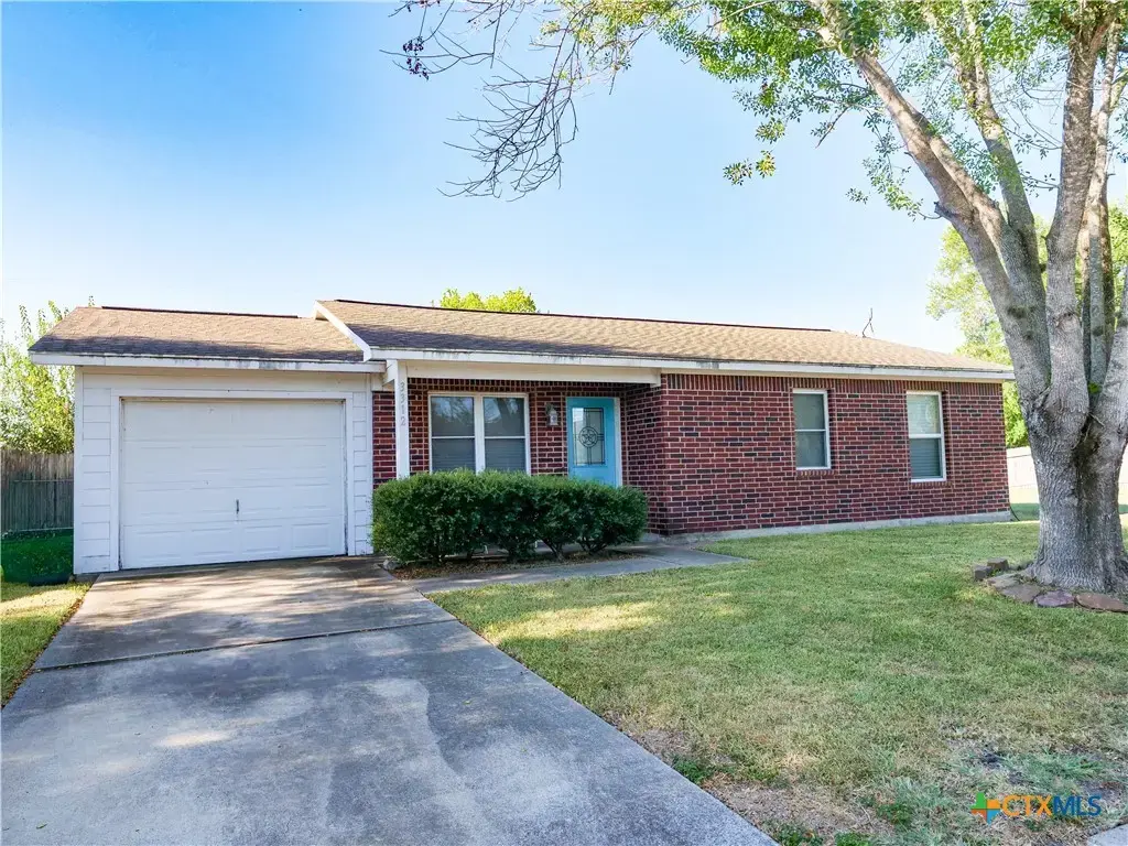3312 Gayle Street, Victoria