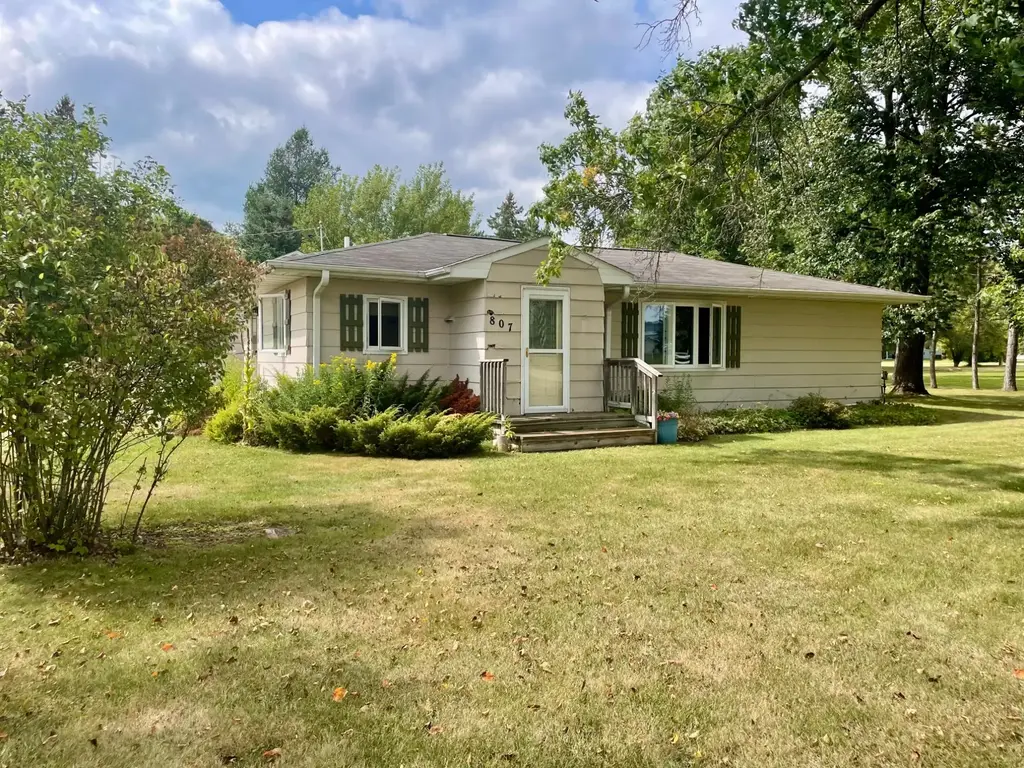 807 Town St, Prentice