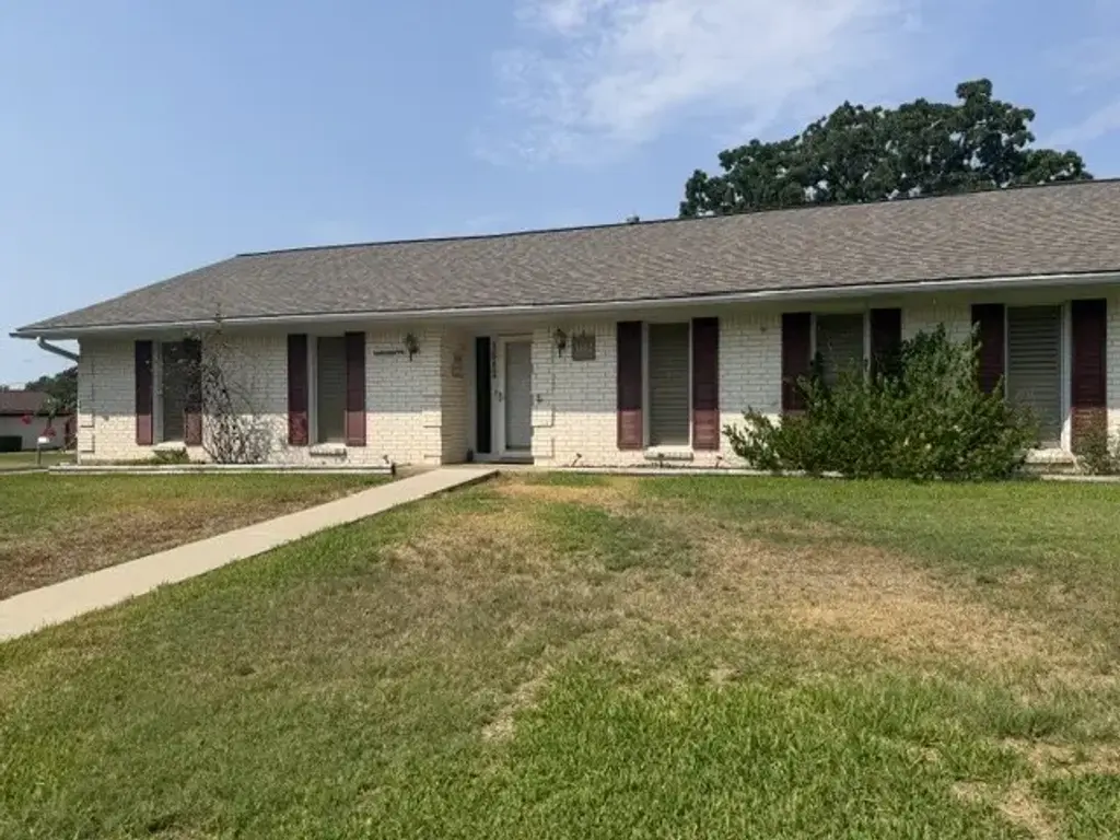 3612 Meadow Oaks Lane, Bryan