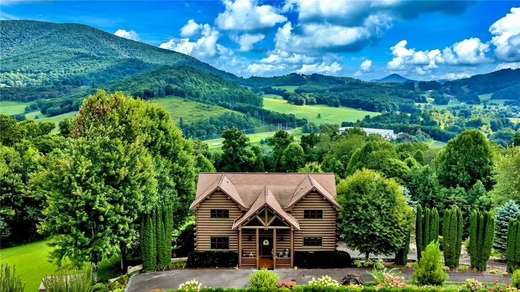 110 Primrose Place, West Jefferson