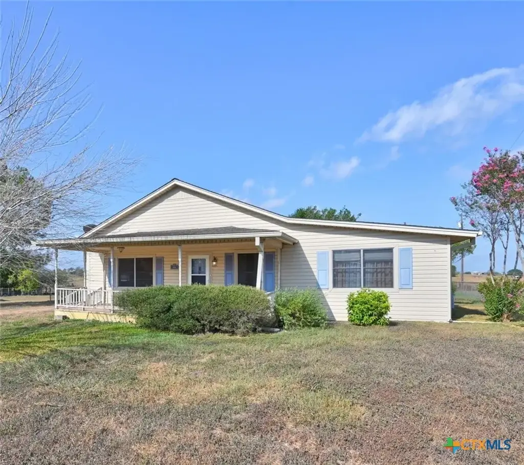 1134 State Higway 95, Shiner