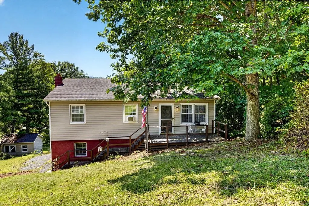 1513 Shenandoah Ave, Waynesboro