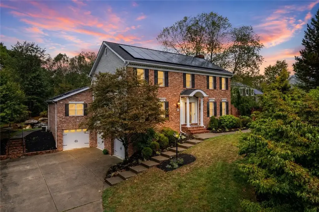 2779 Clearview, Hampton