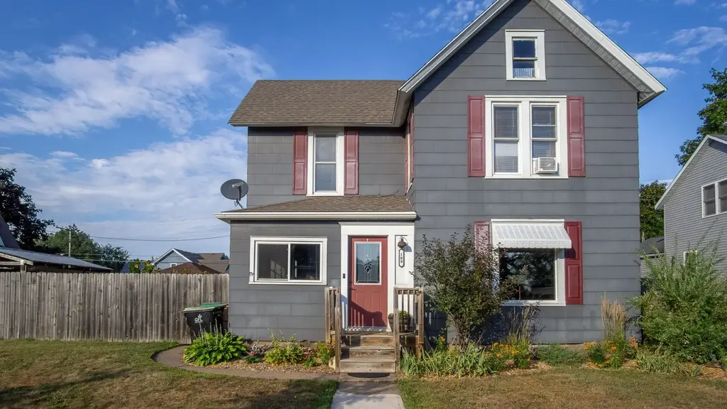 109 S Prairie Street, Chippewa Falls