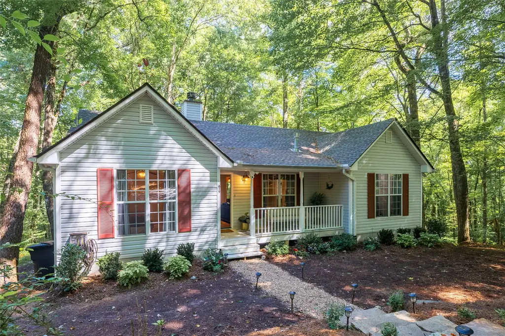 619 Holly Road, Sapphire