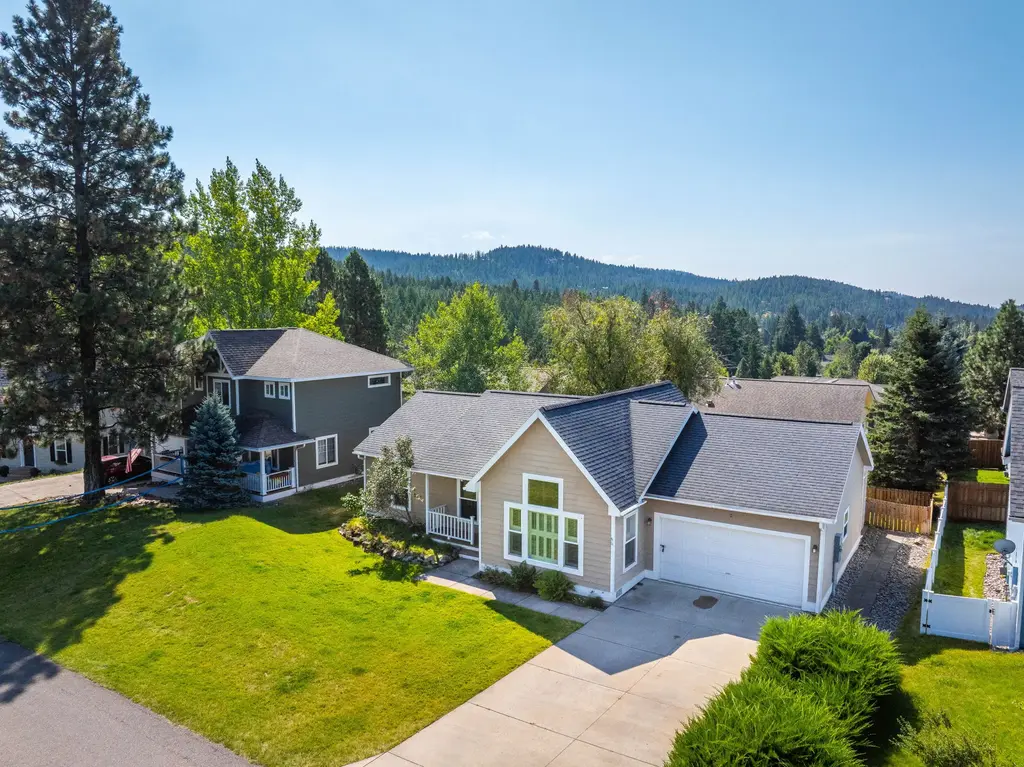 214 Stage Ridge Road, Bigfork