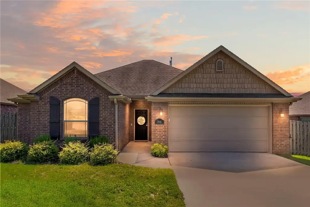 3541 W Foxtail Lily Lane, Fayetteville