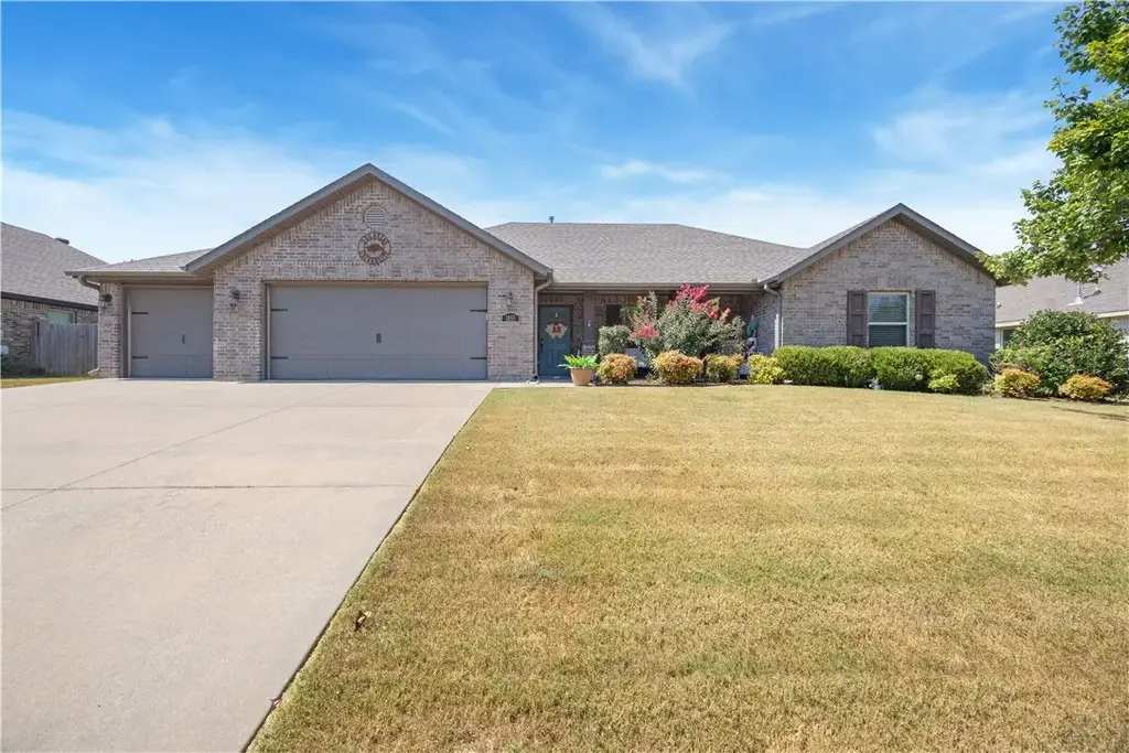 1855 S Harding Place, Fayetteville