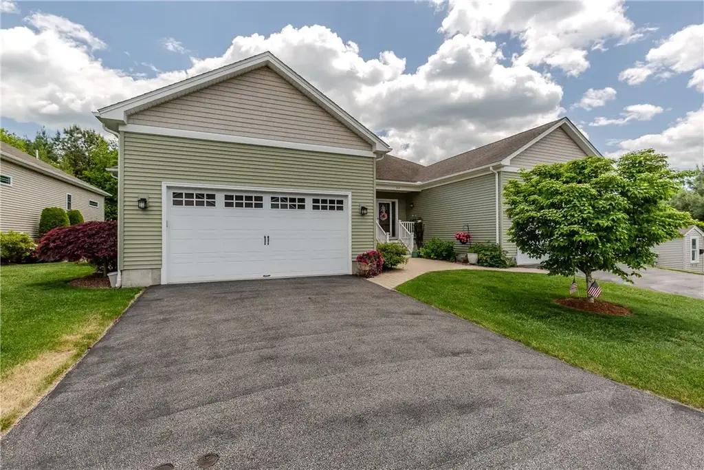 160 Allegra Ln, North Kingstown