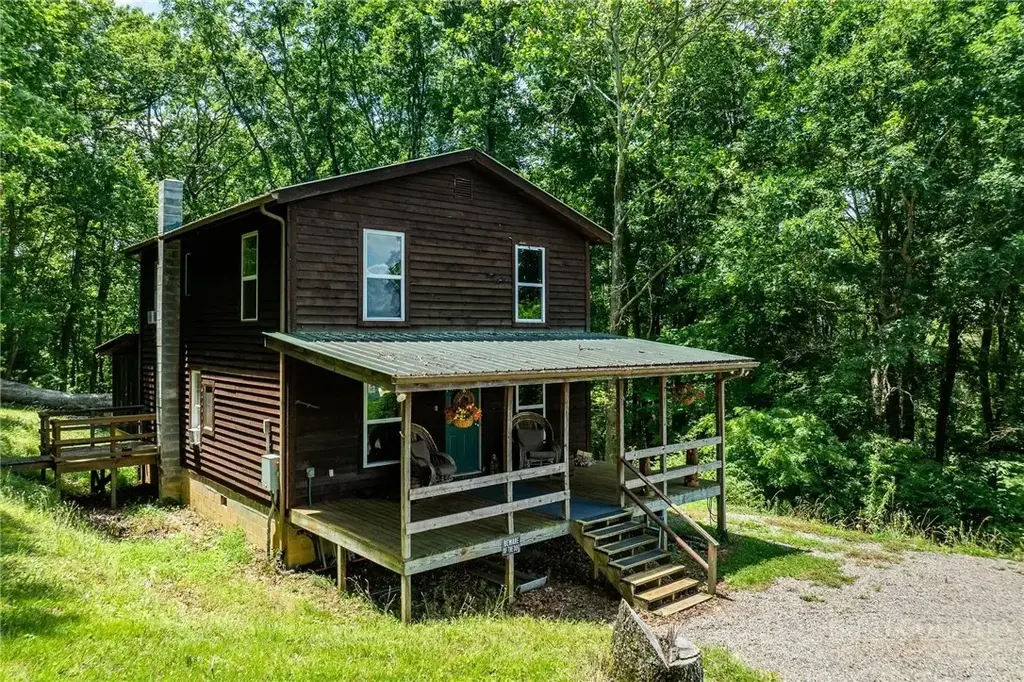 311 Old Dyer Farm Private Lane, Mountain City