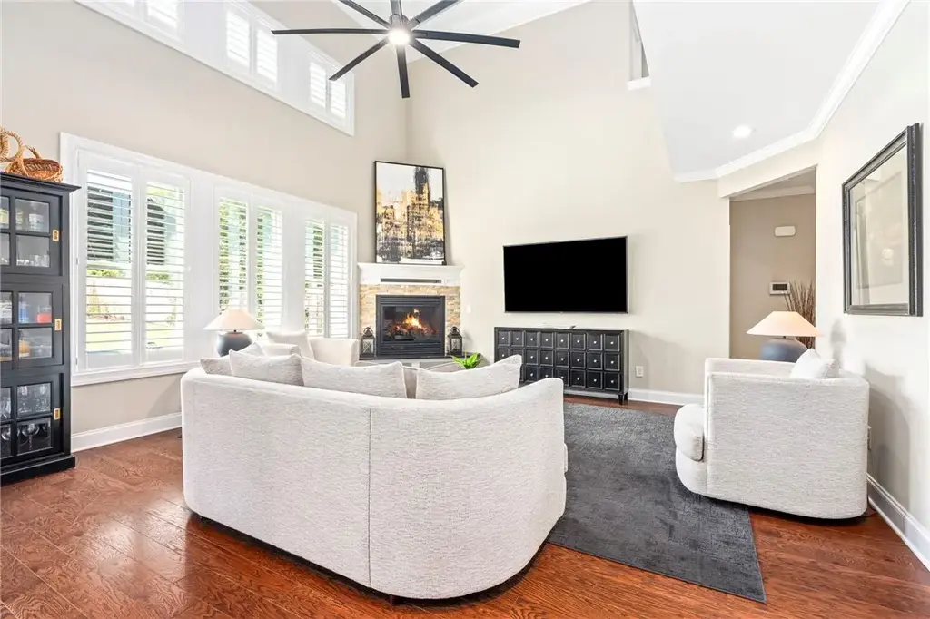 2221 Red Tail Ln, Auburn