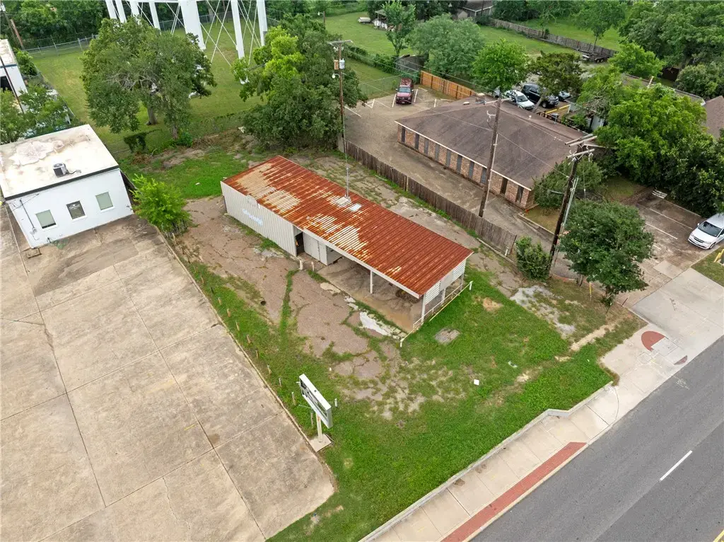 3703 S College Avenue, Bryan