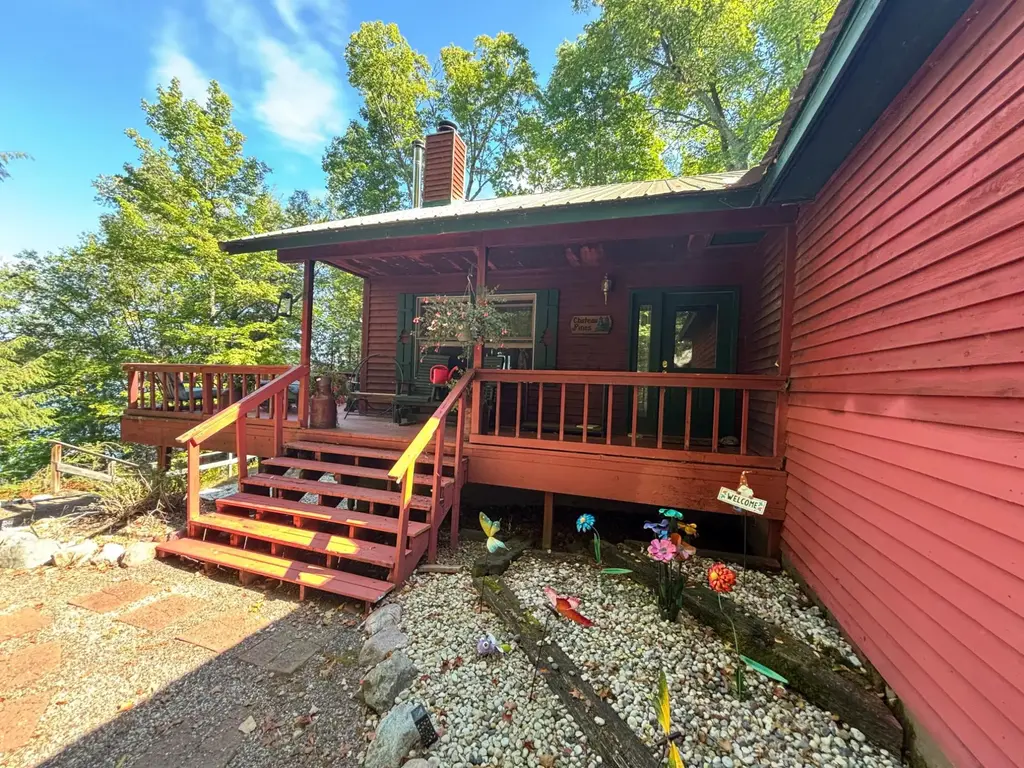 5084 Stafford Point Rd N, Mercer