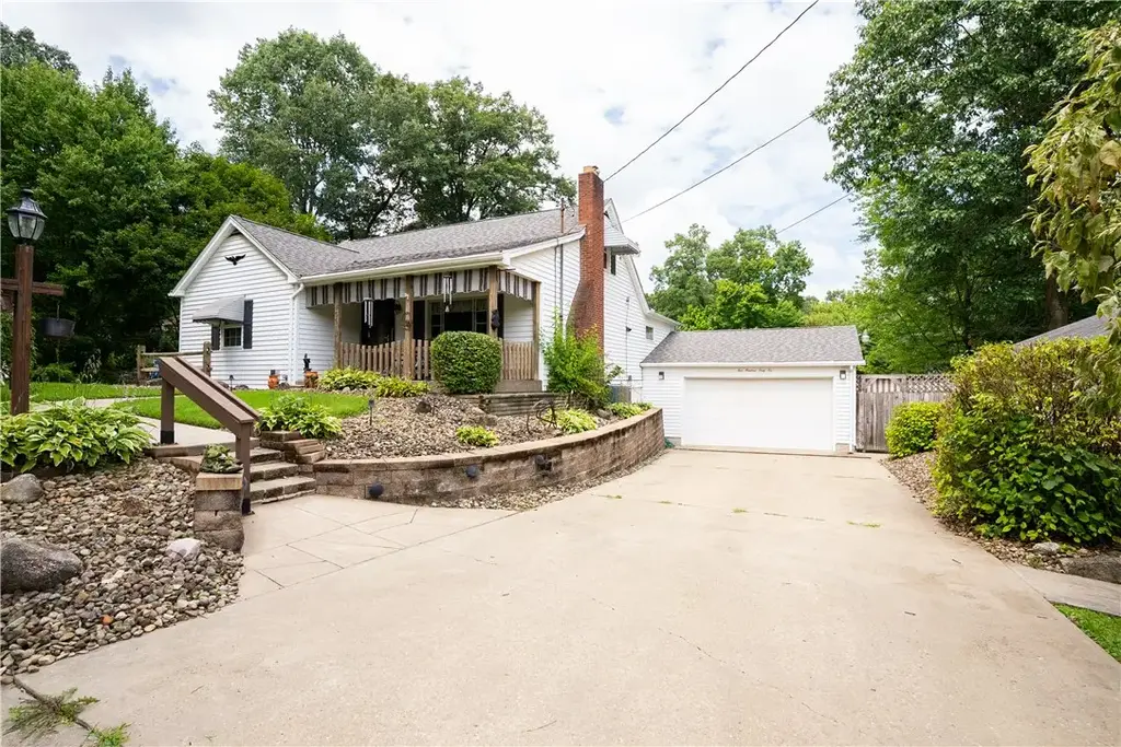 466 Grove Street , Hermitage