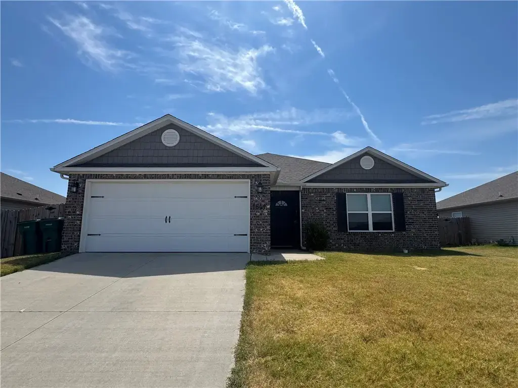 1641 Greenbank Drive, Centerton