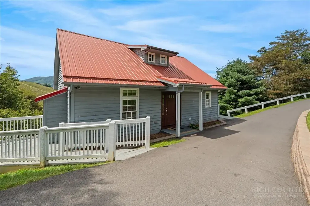 76 Walter Ridge Road, West Jefferson