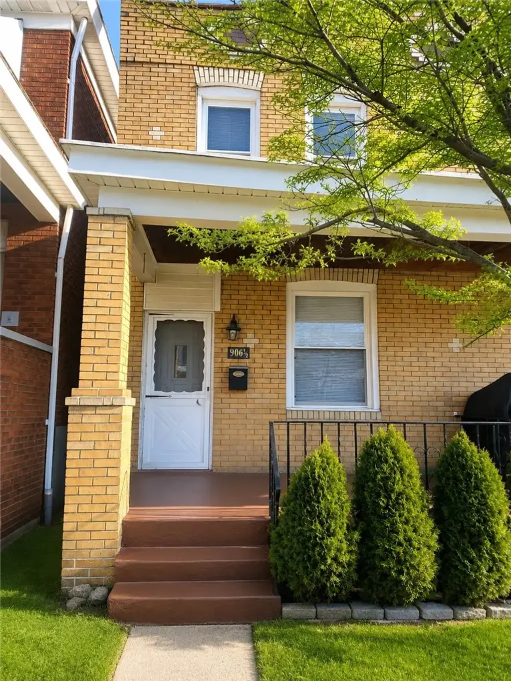 906 1/2 Broadway Avenue , Stowe