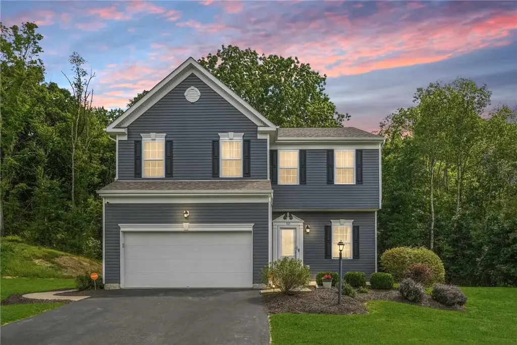 513 Royal Court, North Fayette