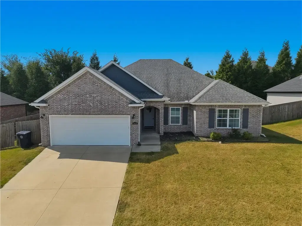 1421 Colonel Mcneil Drive, Prairie Grove