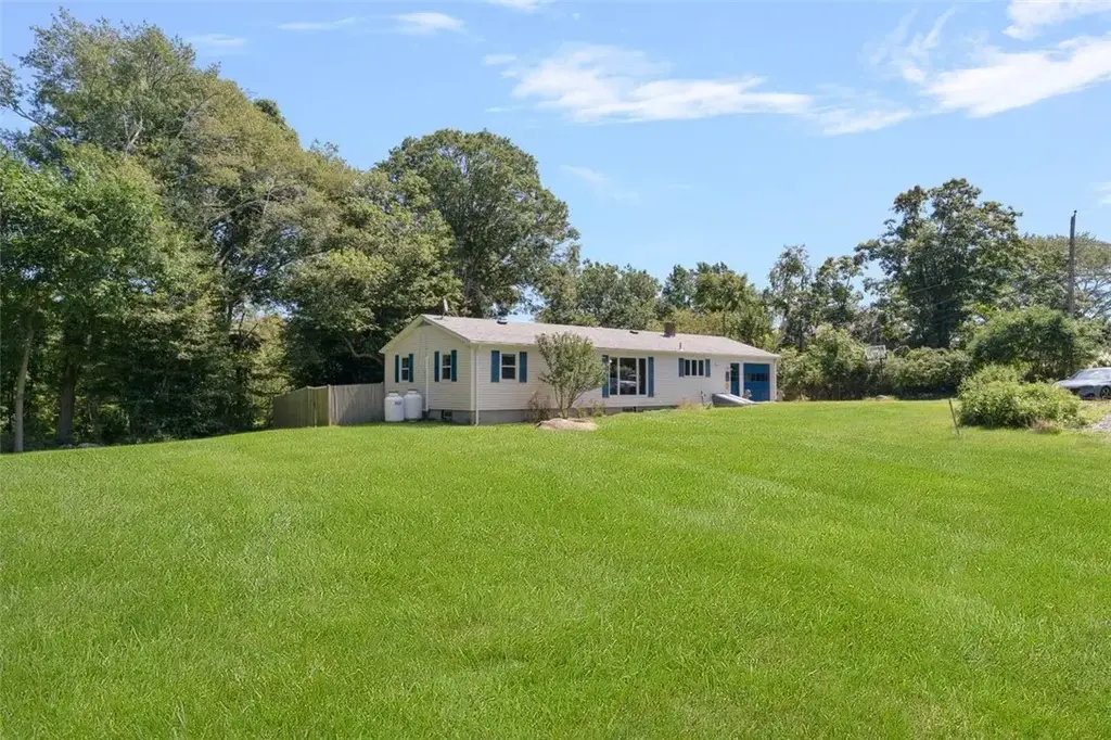255 John Dyer Rd, Little Compton
