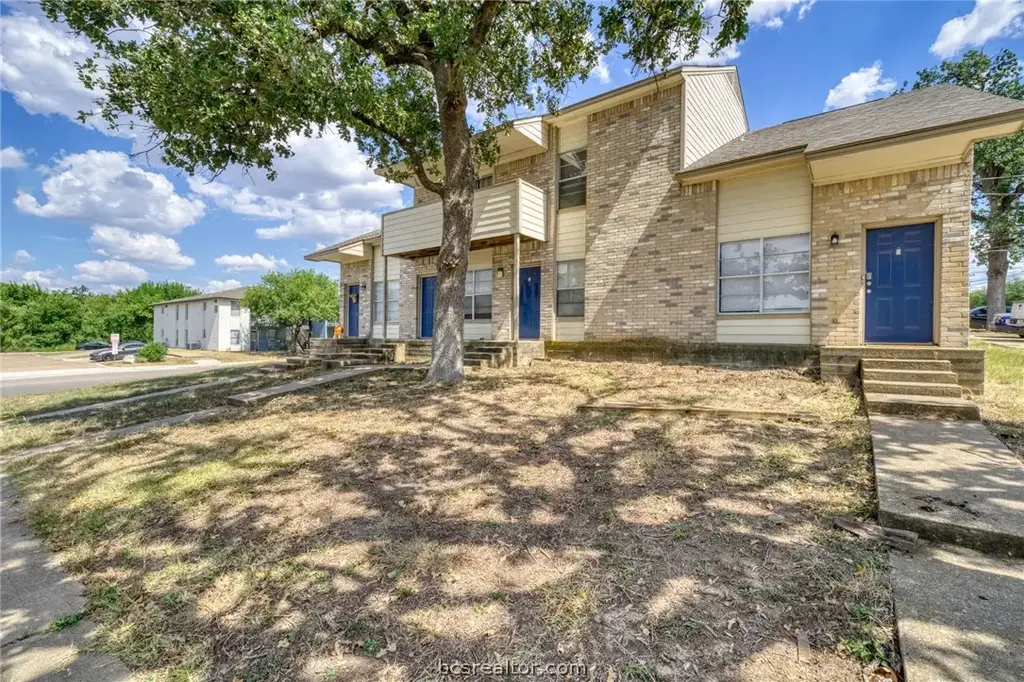 910 Spring Loop B, College Station