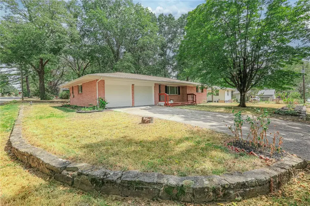 411 Kate Smith Street, Prairie Grove