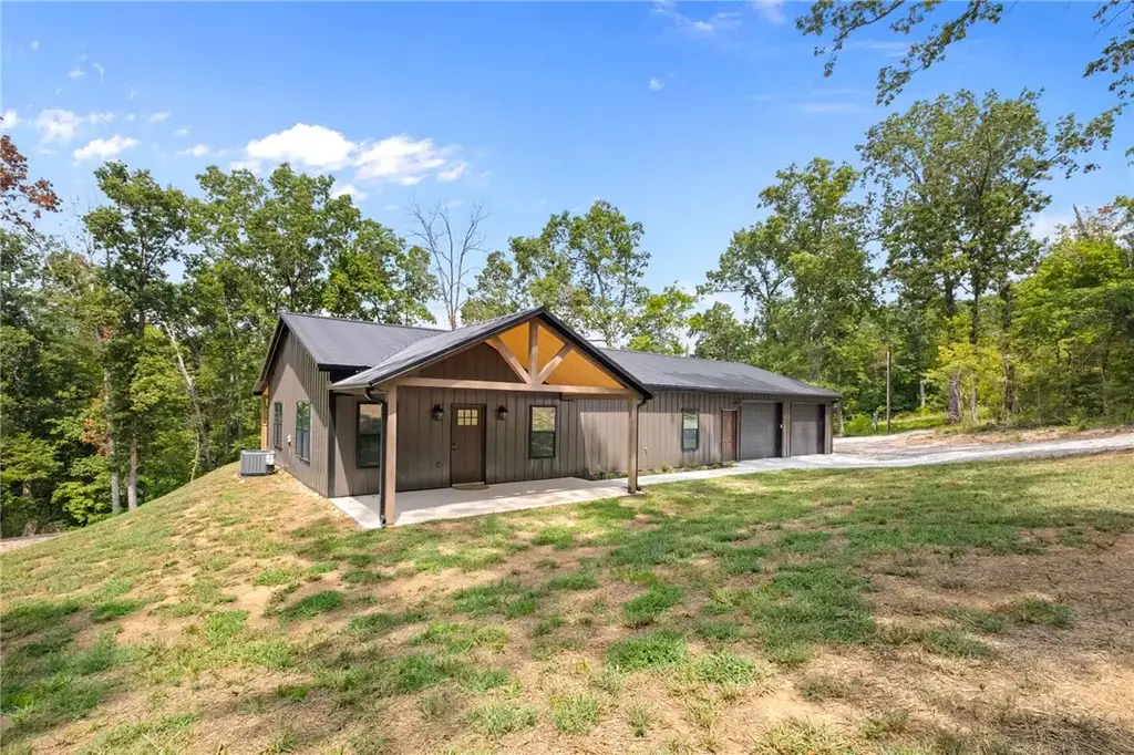 322 Madison 1458, Huntsville