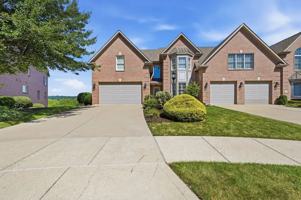1571 Staunton Drive, Moon/Crescent