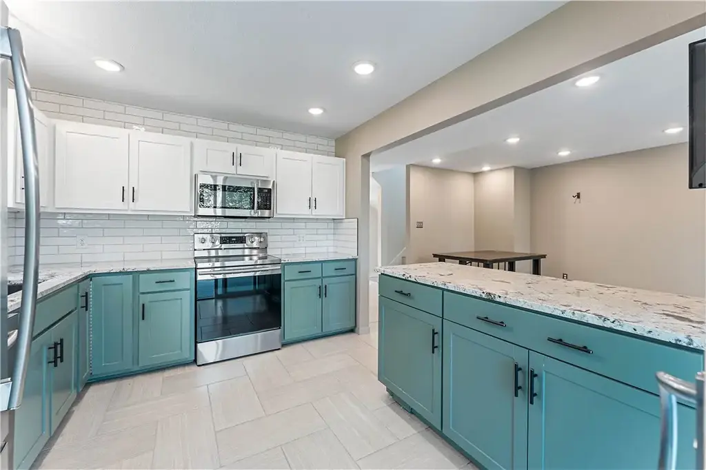 2411 N Bronze Tree Drive, Fayetteville