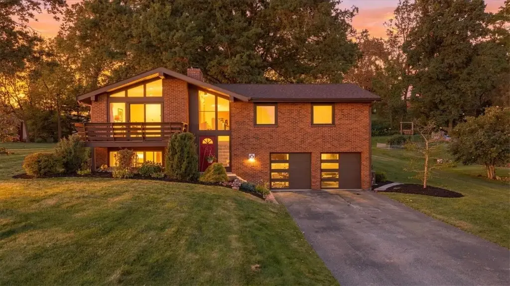 1216 Applewood Drive , Richland